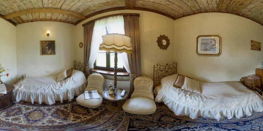 Dwor Chotynia Hotel Room photo